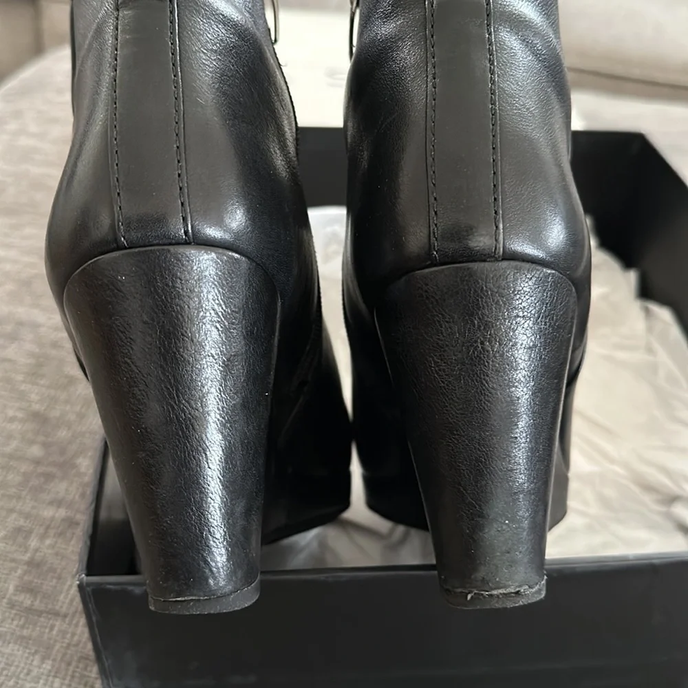 Boot - Picture 5 of 5